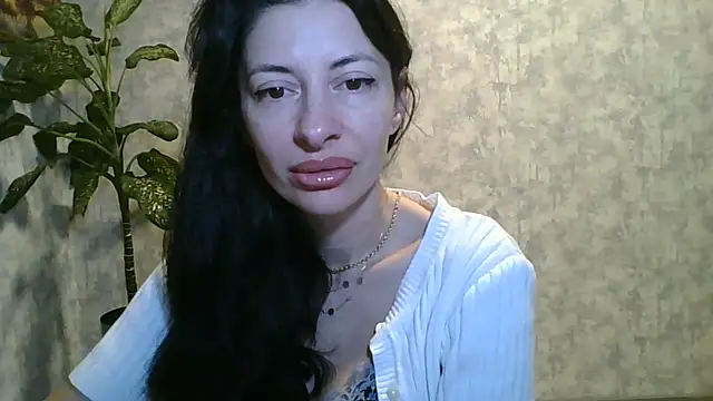 LissaBlossom online show from June 4, 2026, 2:39 am