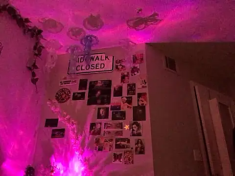 Rubyred2369 online show from January 28, 2025, 2:32 am