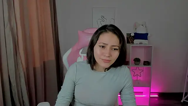 Bellalovesss online show from February 17, 2025, 10:40 am