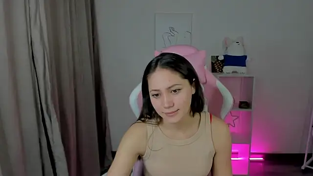 Bellalovesss online show from February 17, 2025, 1:42 pm