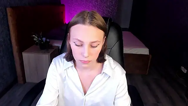 Aliceforfuun online show from January 12, 2025, 3:03 pm
