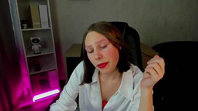 Aliceforfuun online show from March 7, 2025, 7:41 am