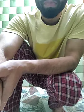 TOPMOON001 online show from November 6, 2025, 5:08 am