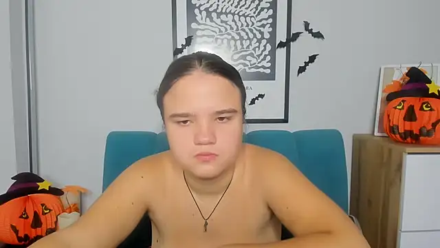 AdeleCruz online show from October 25, 2025, 7:05 am