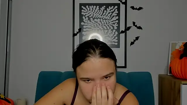 AdeleCruz online show from November 1, 2025, 8:05 am