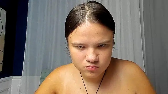 AdeleCruz online show from July 18, 2026, 12:09 pm