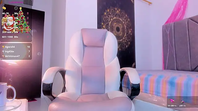 Snapshot of giorgia_jones chatting on January 11, 2025, 6:01 pm giorgia jones online show from January 11, 2025, 6:01 pm