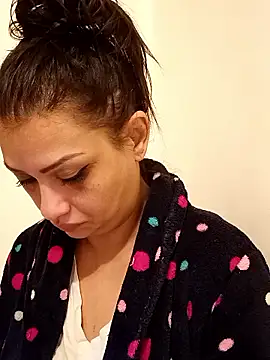 rosse26830 online show from January 14, 2026, 3:39 pm