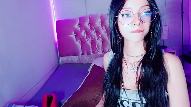 Snapshot of madison_oli chatting on February 20, 2025, 6:35 pm madison oli online show from February 20, 2025, 6:35 pm