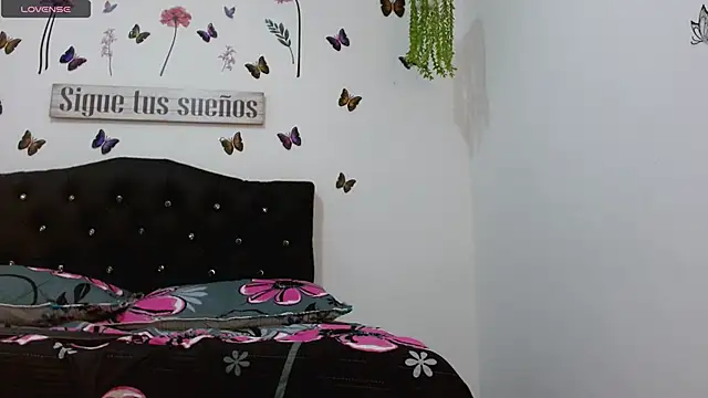 Snapshot of Candy_Mendez chatting on March 14, 2025, 8:17 pm Candy Mendez online show from March 14, 2025, 8:17 pm