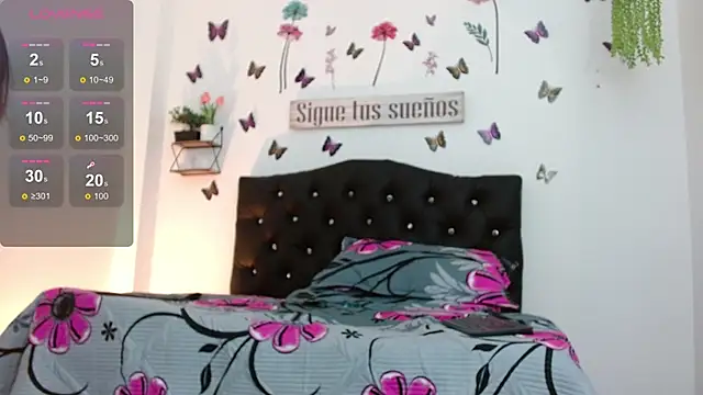 Snapshot of Candy_Mendez chatting on October 8, 2025, 12:03 pm Candy Mendez online show from October 8, 2025, 12:03 pm