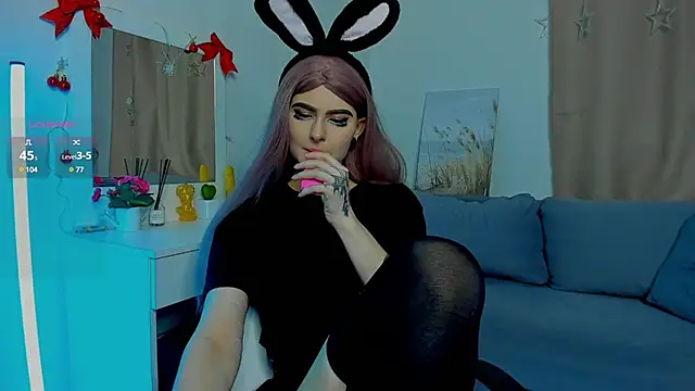 Snapshot of Emily__Mooree chatting on January 9, 2025, 4:19 am Emily  Mooree online show from January 9, 2025, 4:19 am