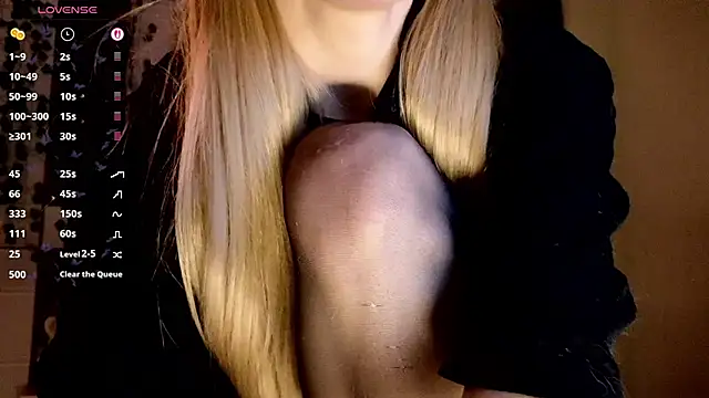 Snapshot of Emily__Mooree chatting on October 11, 2025, 7:40 am Emily  Mooree online show from October 11, 2025, 7:40 am