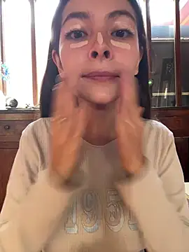 Snapshot of Aleska_Miami chatting on March 26, 2026, 2:00 pm Aleska Miami online show from March 26, 2026, 2:00 pm