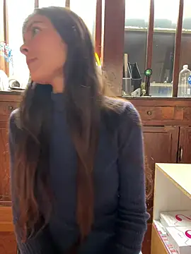 Snapshot of Aleska_Miami chatting on March 27, 2026, 2:28 pm Aleska Miami online show from March 27, 2026, 2:28 pm