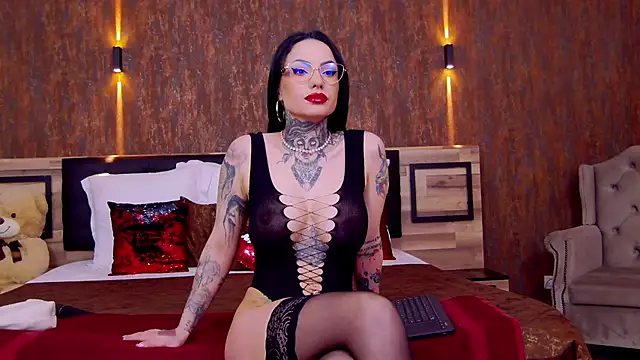 Snapshot of NataliaCristal chatting on February 5, 2025, 6:35 am NataliaCristal online show from February 5, 2025, 6:35 am