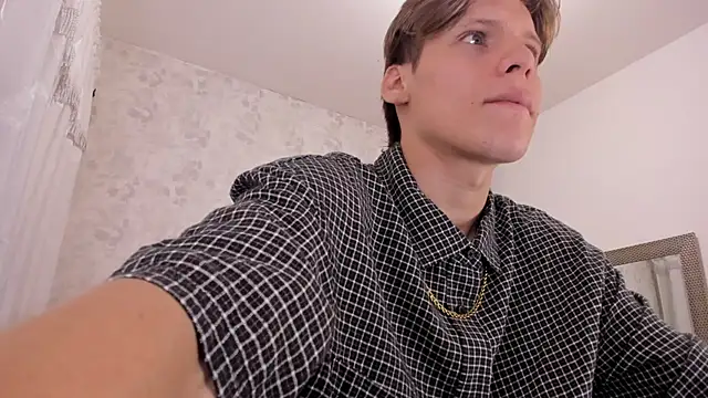 blondie lover69 online show from October 28, 2025, 8:11 pm