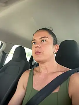 ClaraAlbuquerque online show from February 28, 2026, 1:01 pm