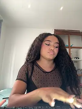 JasmineRose7 online show from June 3, 2026, 2:33 pm