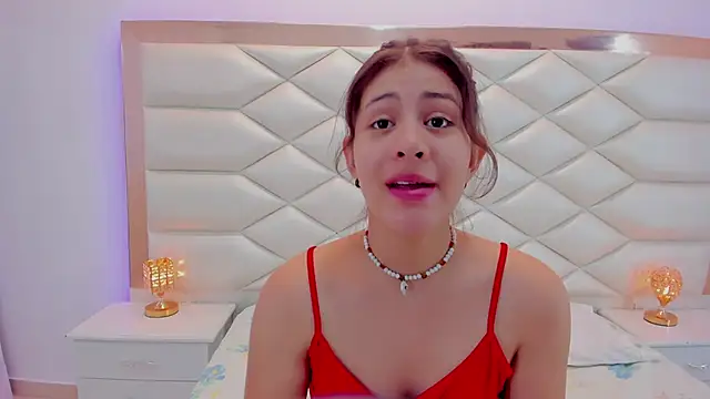 MiaQueen021 online show from January 18, 2025, 12:15 pm