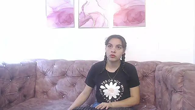 Kim Lennon online show from February 15, 2025, 11:28 am