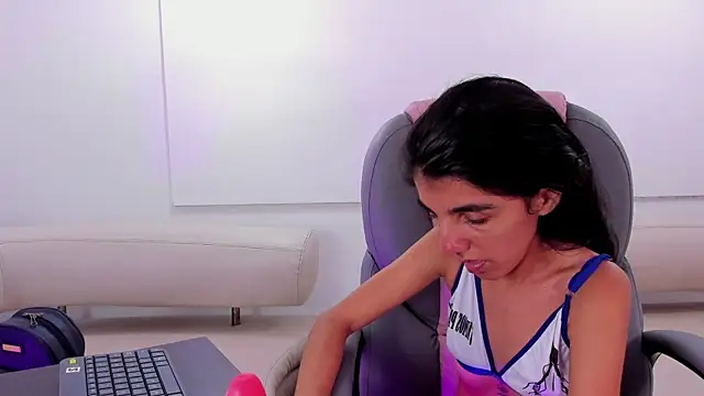 Snapshot of Valentina_slim chatting on February 2, 2025, 2:59 am Valentina slim online show from February 2, 2025, 2:59 am