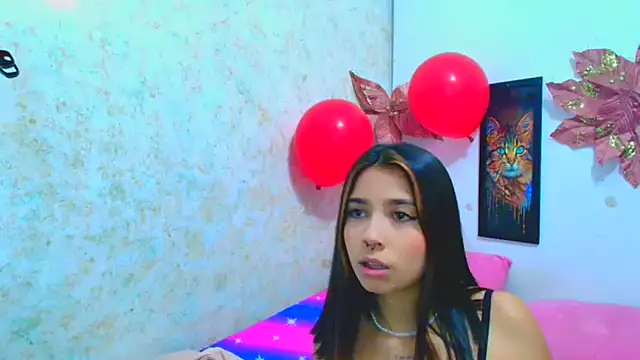 Snapshot of Rousse_violett chatting on February 17, 2025, 8:36 pm Rousse violett online show from February 17, 2025, 8:36 pm