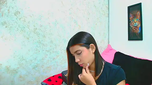 Snapshot of Rousse_violett chatting on March 11, 2025, 11:15 pm Rousse violett online show from March 11, 2025, 11:15 pm