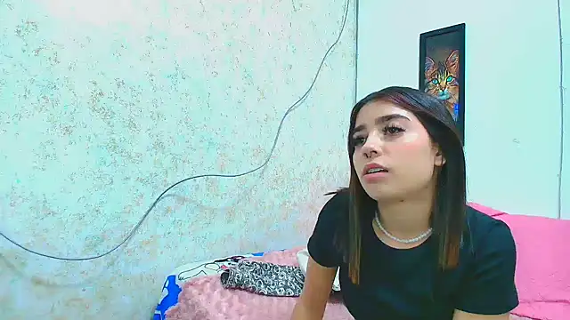 Snapshot of Rousse_violett chatting on March 22, 2025, 8:26 pm Rousse violett online show from March 22, 2025, 8:26 pm