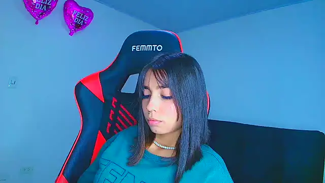 Snapshot of Rousse_violett chatting on September 29, 2025, 1:11 am Rousse violett online show from September 29, 2025, 1:11 am