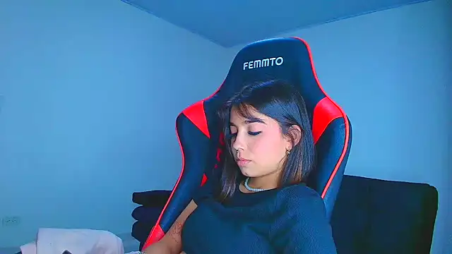 Rousse violett online show from November 6, 2025, 11:48 pm