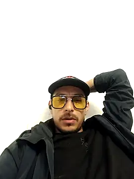 Snapshot of tony-camargo chatting on January 10, 2025, 4:12 am tony-camargo online show from January 10, 2025, 4:12 am
