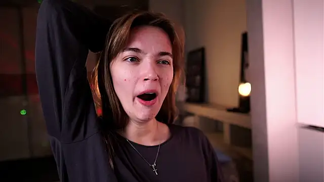 ileanacampbe online show from October 10, 2025, 4:22 am