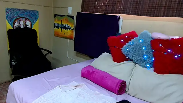 Snapshot of PEBBLES365 chatting on October 30, 2025, 7:21 am PEBBLES365 online show from October 30, 2025, 7:21 am