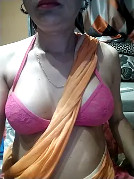 SANA-LEONI online show from March 19, 2025, 6:23 pm