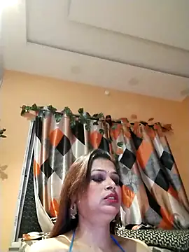 Snapshot of SANA-LEONI chatting on May 12, 2026, 3:42 pm SANA-LEONI online show from May 12, 2026, 3:42 pm