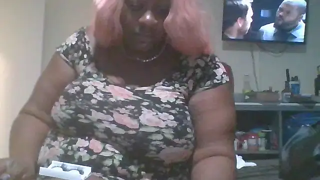 Snapshot of ExoticChocolit chatting on September 14, 2025, 2:16 pm ExoticChocolit online show from September 14, 2025, 2:16 pm