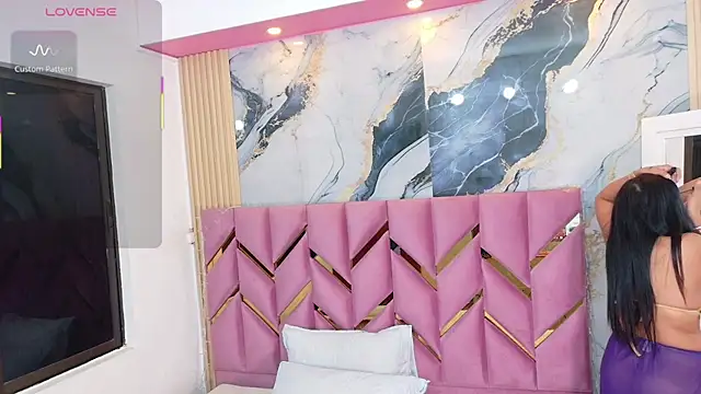 Snapshot of hotiergirl chatting on October 31, 2025, 12:17 pm hotiergirl online show from October 31, 2025, 12:17 pm