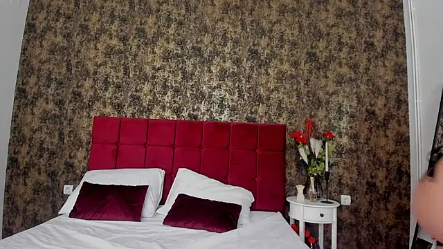 KylieReina online show from January 11, 2025, 12:50 pm