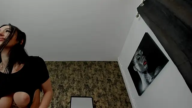 KylieReina online show from February 26, 2025, 4:56 pm