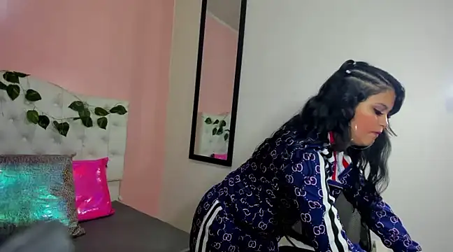 EmmySweett2 online show from February 12, 2025, 12:55 pm