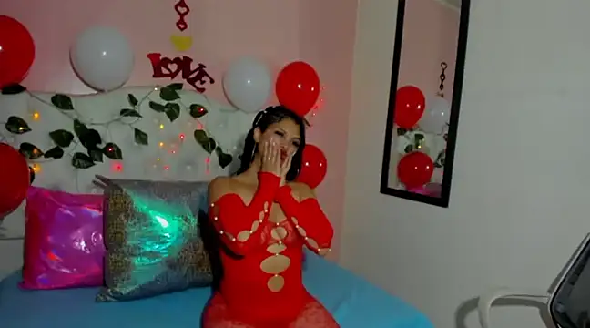 EmmySweett2 online show from February 14, 2025, 1:29 pm