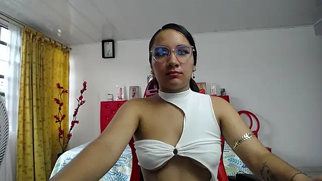 Maylin horny19 online show from April 5, 2026, 7:11 pm