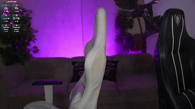 Snapshot of Lika_Secret_ chatting on October 16, 2025, 10:44 pm Lika Secret online show from October 16, 2025, 10:44 pm