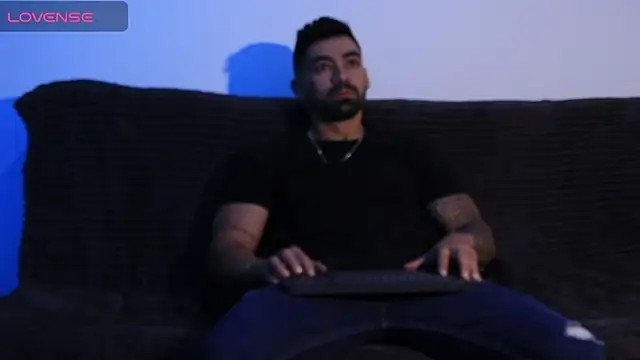 soymike1  online show from January 24, 2025, 11:37 am
