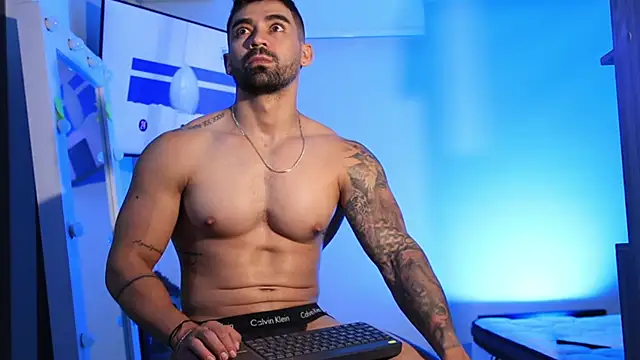 soymike1  online show from February 6, 2025, 8:56 pm