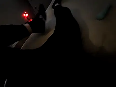 Snapshot of Rzemtsefg chatting on October 7, 2025, 9:17 am Rzemtsefg online show from October 7, 2025, 9:17 am