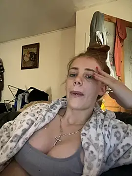 VioletxBlue online show from June 11, 2026, 9:07 am