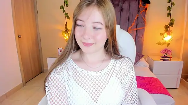 Dahlia Rousse online show from October 2, 2025, 8:49 pm