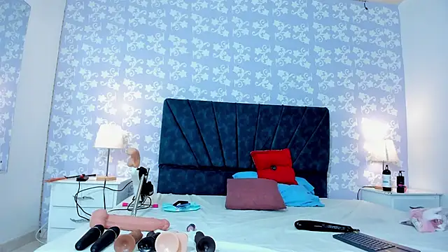 SalomeSimonz online show from October 28, 2025, 7:49 pm